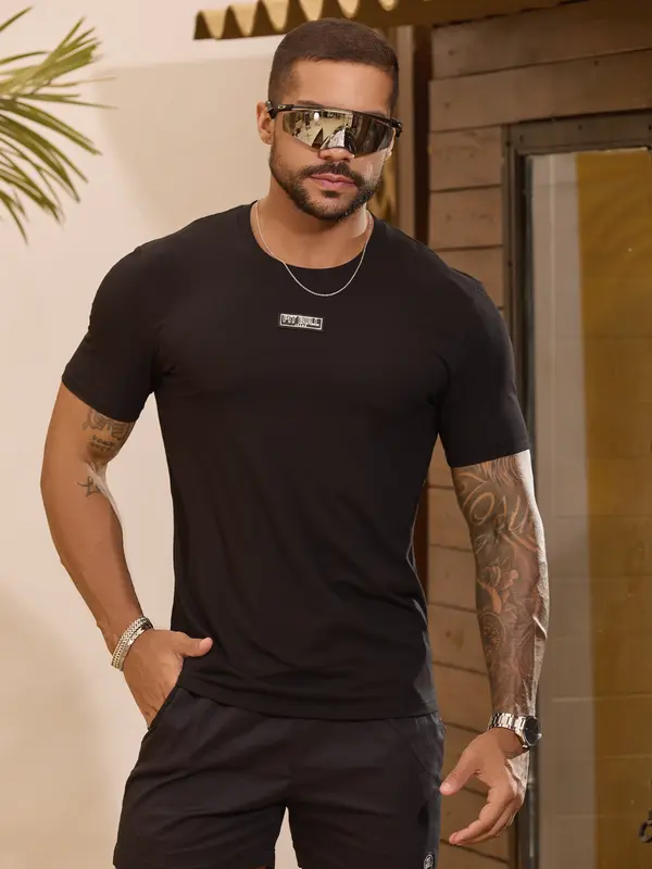 Camiseta Masculina Gola O Preta Estilosa e Casual Pit Bull Jeans