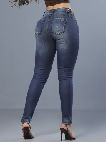 Calça Boyfriend Confortável e Sofisticada com Toque Destroyed Pit Bull Jeans