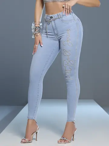 Calça Skinny Estilosa com Cinto de Corrente e Bordado de Strass Pit Bull Jeans