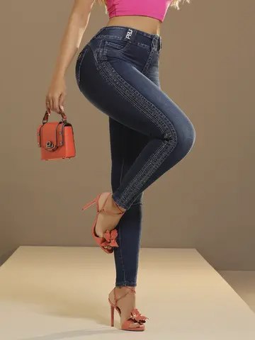 Calça Skinny Estilosa e Confortável com Laterais Personalizadas Pit Bull Jeans