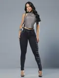 Calça Skinny Modeladora e Sofisticada com Logomania de Strass Pit Bull Jeans