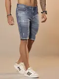 Bermuda Masculina Estilosa com Detalhes Puídos e Escrita Lateral Pit Bull Jeans