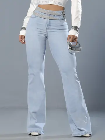 Calça Flare Sofisticada com Caimento Ajustado e Detalhes de Strass Pit Bull Jeans