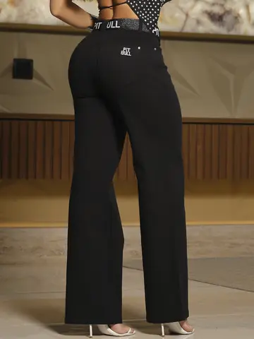 Calça Wide Leg Preta com Caimento Elegante e Cinto Personalizado Pit Bull Jeans