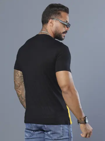 Camiseta Gola V Estilosa com Toque Esportivo Pit Bull Jeans