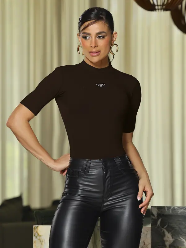 Blusa Gola Alta Elegante e Casual com Modelagem Ajustada Empório Pit Bull
