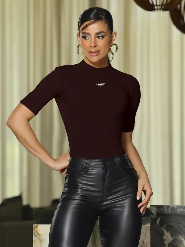 Blusa Gola Alta Elegante e Casual com Modelagem Ajustada Empório Pit Bull