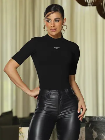 Blusa Gola Alta Elegante e Casual com Modelagem Ajustada Empório Pit Bull