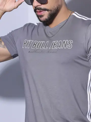 CAMISETA MASCULINA GRAFITE PIT BULL JEANS GOLA V ESTILO ATEMPORAL