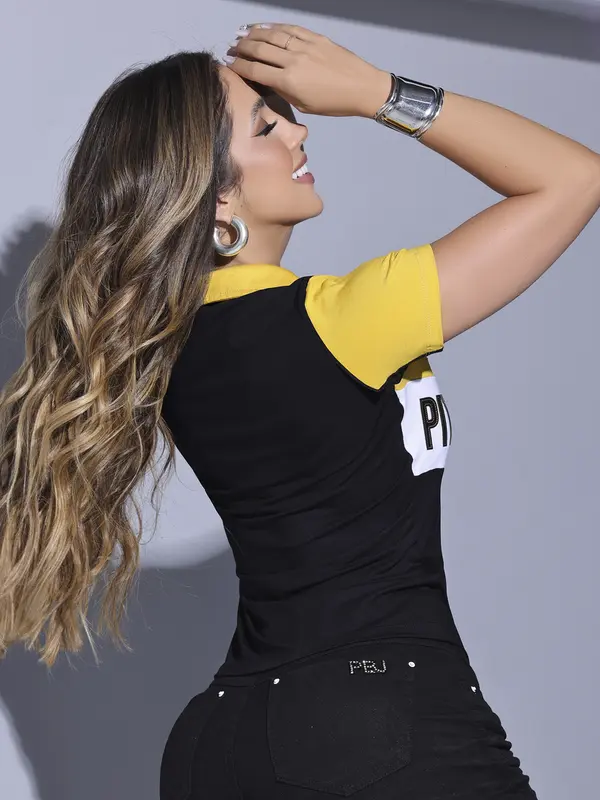 Polo Feminina com Escrita Pit Bull Jeans e Design Super Moderno