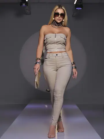 CROPPED SEM ALÇAS CHARMOSO COM ZÍPER E BARRA BRILHANTE PIT BULL JEANS
