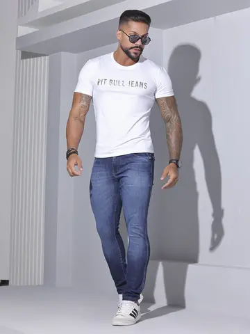 Camiseta Masculina com Logomania Pit Bull Jeans Casual e Estilosa