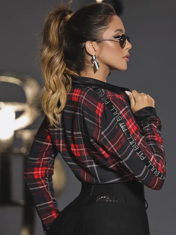 Camisa Cropped Xadrez Pit Bull Jeans Luxo com Detalhes Refinados e Estilosos