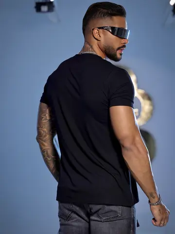 CAMISETA MASCULINA PRETA EXCLUSIVA COM ATITUDE NA ESTAMPA PIT BULL