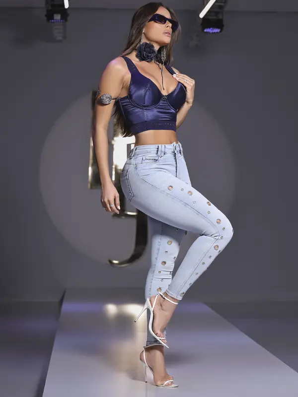 Calça Feminina Pit Bull Jeans Luxo Conceito Cintura Alta com Ilhós Modernos
