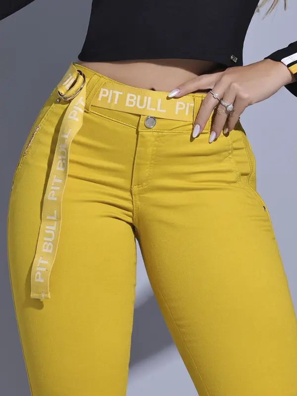Calça Feminina Amarela Skinny Pit Bull Jeans com Cinto Estiloso