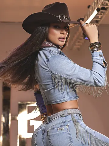 Camisa Cropped com Franjas e Strass Bordado Denim Pit Bull Jeans