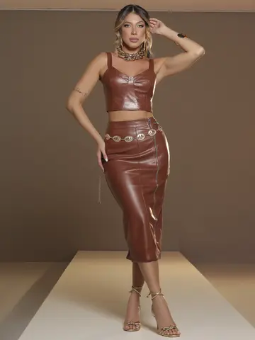 CONJUNTO SAIA E CROPPED CONTEMPORÂNEO EM COURO ECOLÓGICO EMPÓRIO PIT BULL