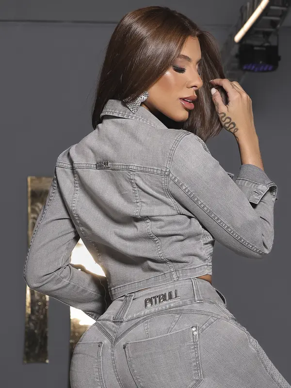 Jaqueta Conceito Acabamento Premium e Pedrarias Pit Bull Jeans