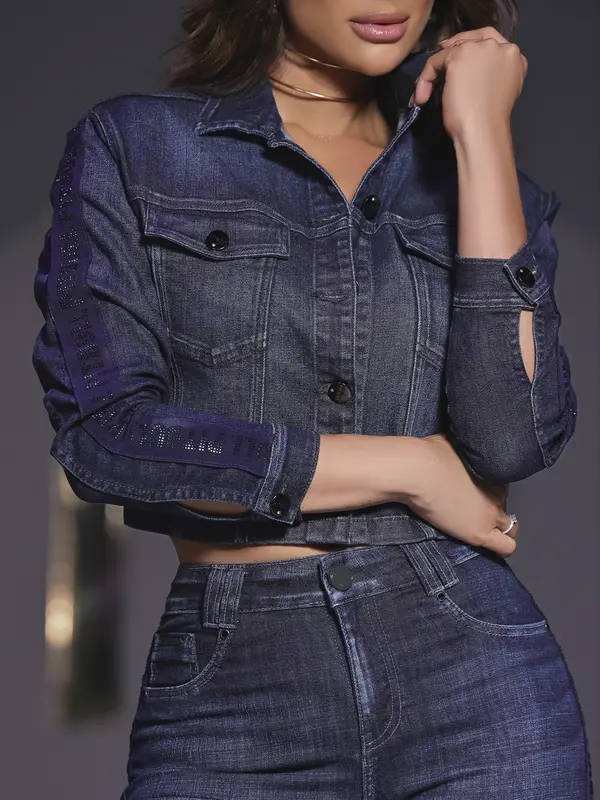 JAQUETA CROPPED COM ELÁSTICO PERSONALIZADO E REFINADO PIT BULL JEANS