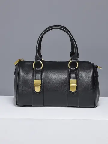 Bolsa Bowling com Ferragens Douradas e Design Marcante