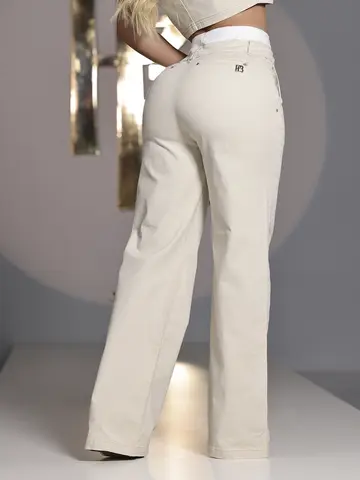 Calça Feminina Wide Leg Modelagem Estruturada com Toque de Conforto