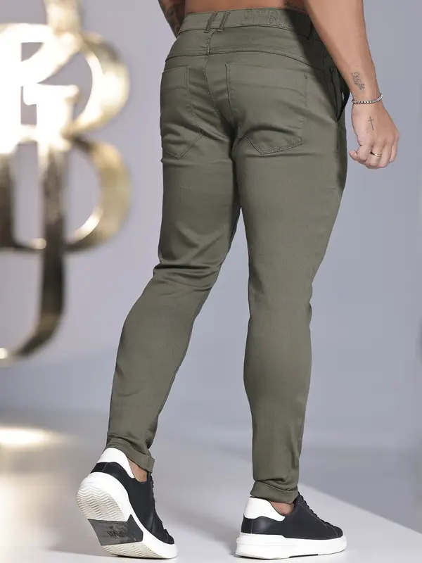 Calça Masculina Slim com Detalhe em Bordado no Cós Pit Bull Jeans