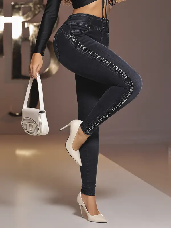 CALÇA FEMININA PIT BULL JEANS COM LAVAGEM MODERNA E ELÁSTICO PERSONALIZADO