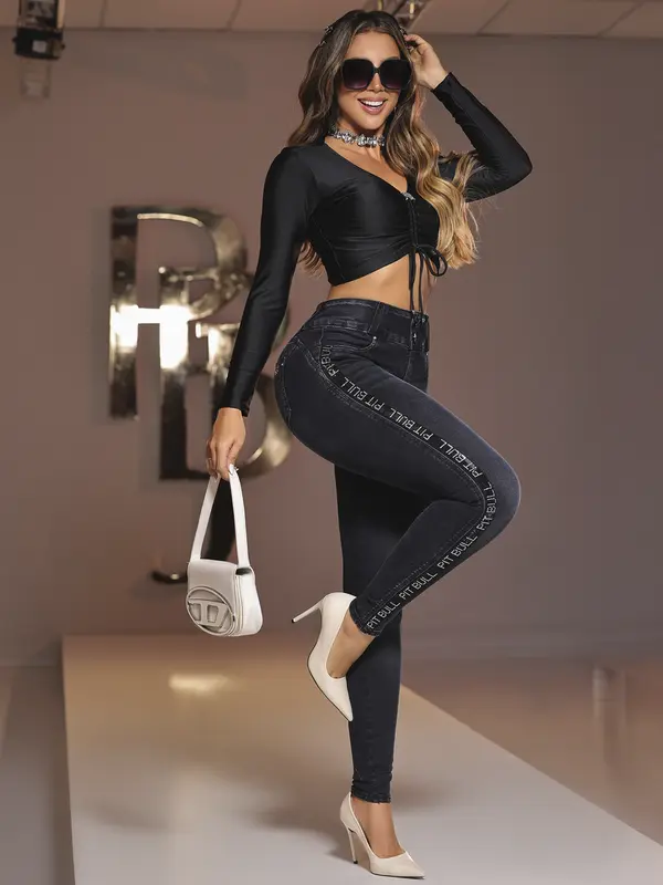 CALÇA FEMININA PIT BULL JEANS COM LAVAGEM MODERNA E ELÁSTICO PERSONALIZADO