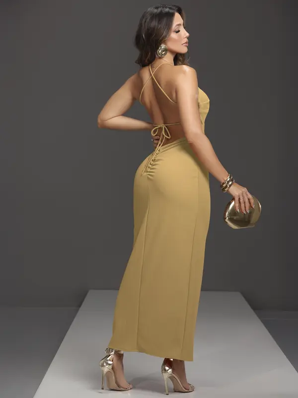 Vestido Longo Empório Pit Bull com Decote Sofisticado e Elegante