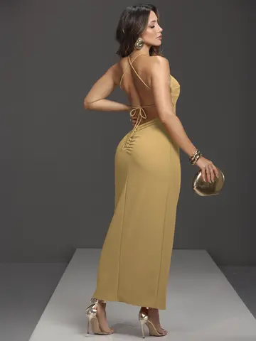 Vestido Longo Empório Pit Bull com Decote Sofisticado e Elegante
