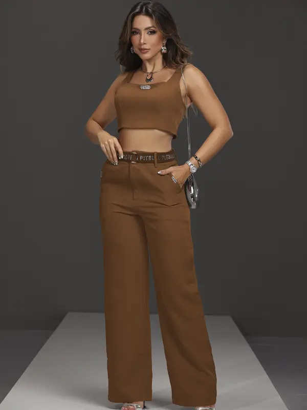 Conjunto Calça com Cinto e Cropped Empório Pit Bull Charmoso e Refinado