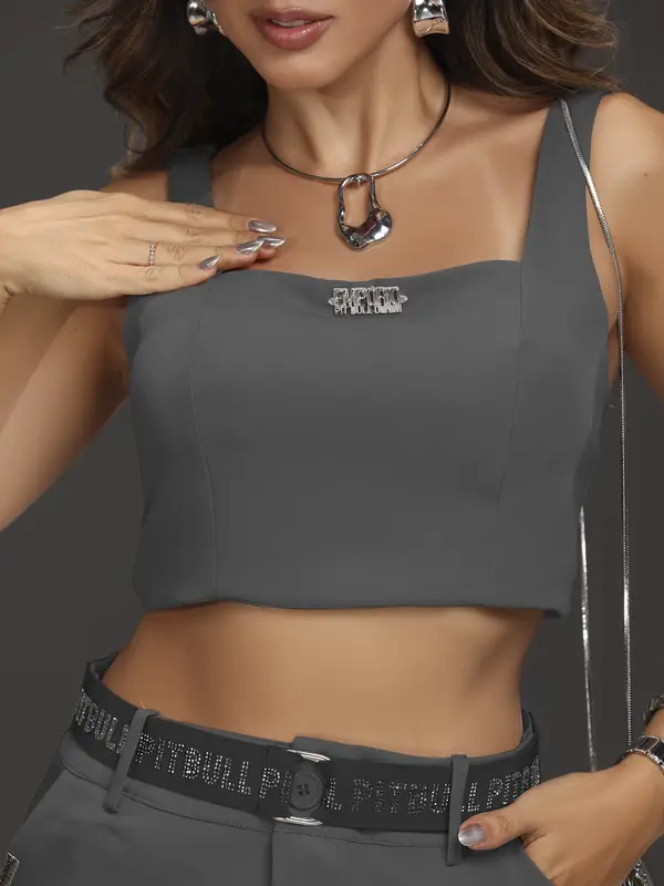 Conjunto Calça com Cinto e Cropped Empório Pit Bull Charmoso e Refinado