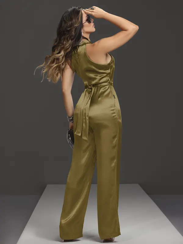 Macacão com Cinto e Enfeite Pit Bull Premium com Modelagem Elegante