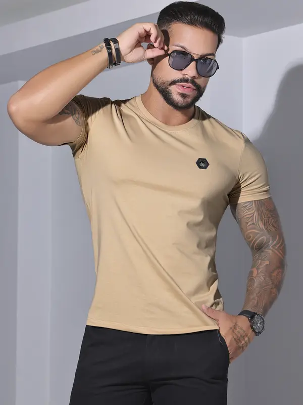Camiseta Gola O Elegante e Versátil Pit Bull Jeans