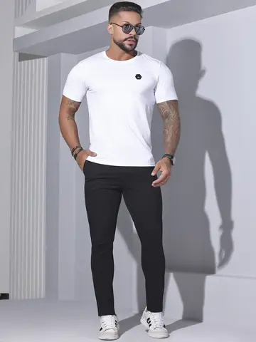 Camiseta Gola O Elegante e Versátil Pit Bull Jeans