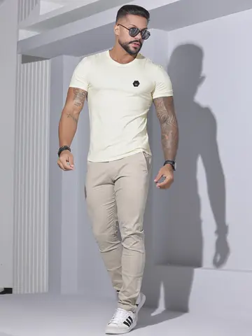Camiseta Gola O Elegante e Versátil Pit Bull Jeans