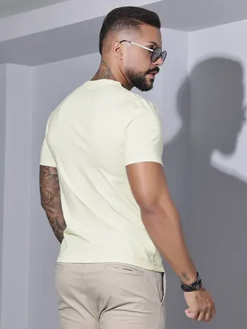 Camiseta Gola O Elegante e Versátil Pit Bull Jeans
