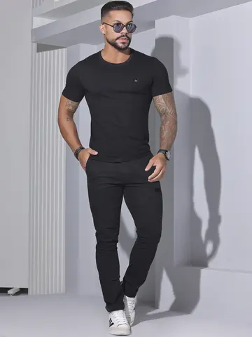 Camiseta Gola O Elegante e Versátil Pit Bull Jeans