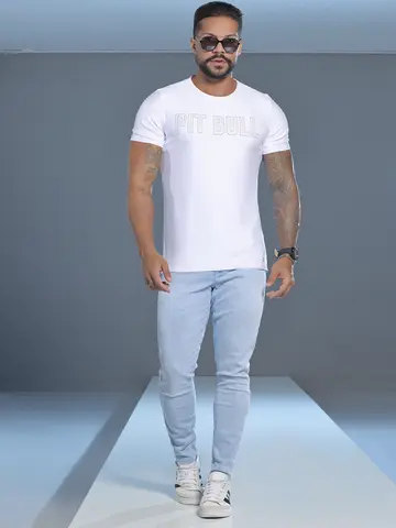 Camiseta Gola O com Relevo em Foil Pit Bull Jeans Autêntica