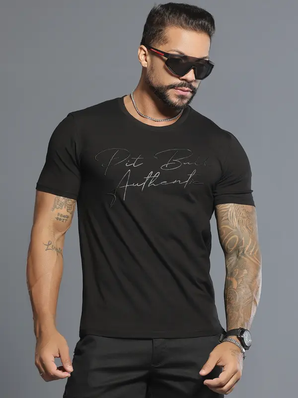 Camiseta Gola O Autêntica e Casual com Logomania Pit Bull Jeans