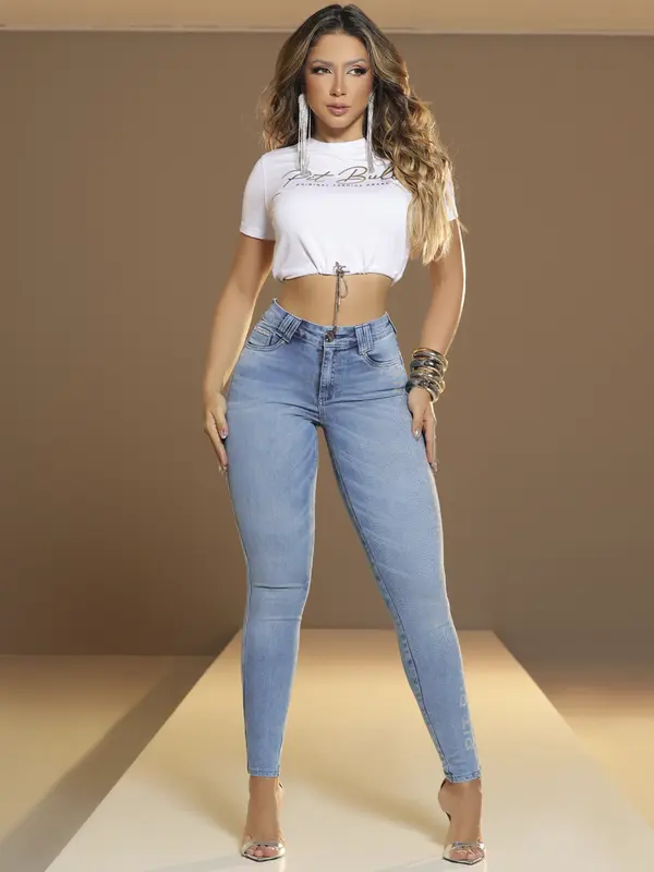 Cropped Manga Curta com Amarração e Estampa Foil Pit Bull Jeans
