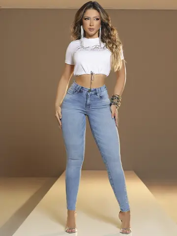 Cropped Manga Curta com Amarração e Estampa Foil Pit Bull Jeans