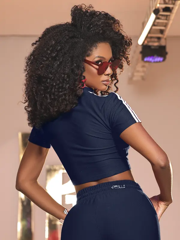 Cropped Fashion e Estiloso com Estampa em Relevo Pit Bull Jeans
