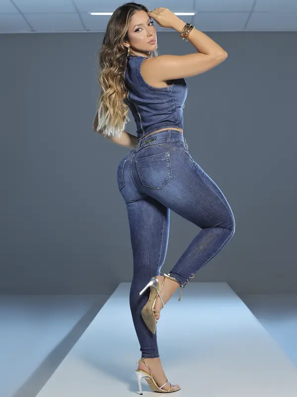 Cropped Jeans Elegante com Decote em Amarração e Detalhes Únicos Pit Bull Jeans