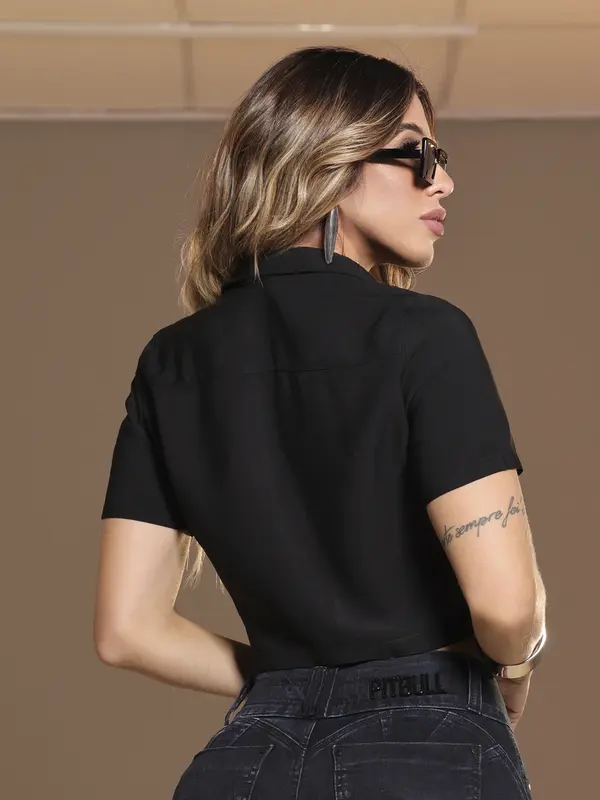 Camisa Cropped Sofisticada e Casual com Bordado de Strass Pit Bull Jeans Luxo