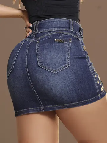 Minissaia Autêntica com Ilhoses e Detalhes Únicos Pit Bull Jeans