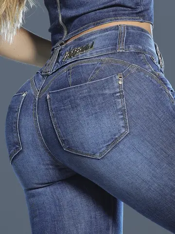 Calça Skinny Modeladora com Lavado Médio e Detalhes Únicos Pit Bull Jeans Luxo