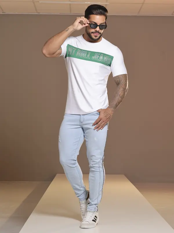Camiseta Gola O Estilosa com Logomania Metalizada Pit Bull Jeans Luxo