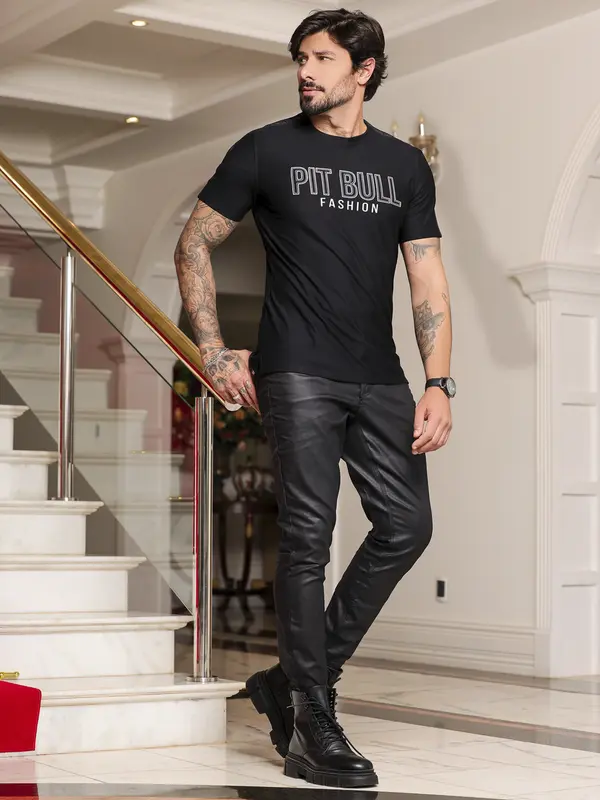 Camiseta Masculina Fashion com Estampa Metalizada e Elástico Personalizado Pit Bull Jeans